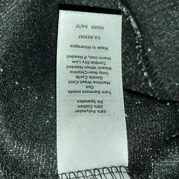 Talbots Women's Black White‎ Speckled Top with Bell Sleeve Size Large - Picture 7 of 7